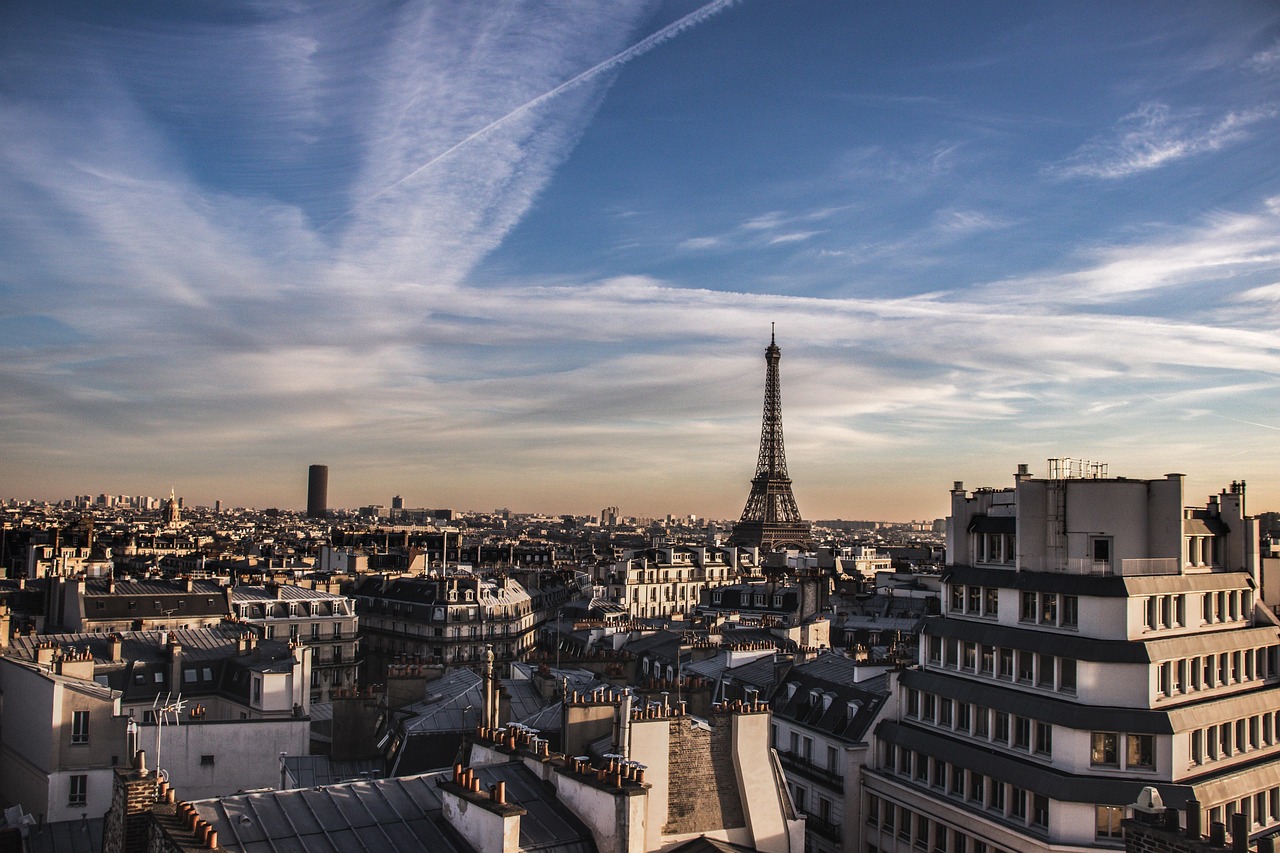Vancouver to Paris flights for $621 - Feb 2026